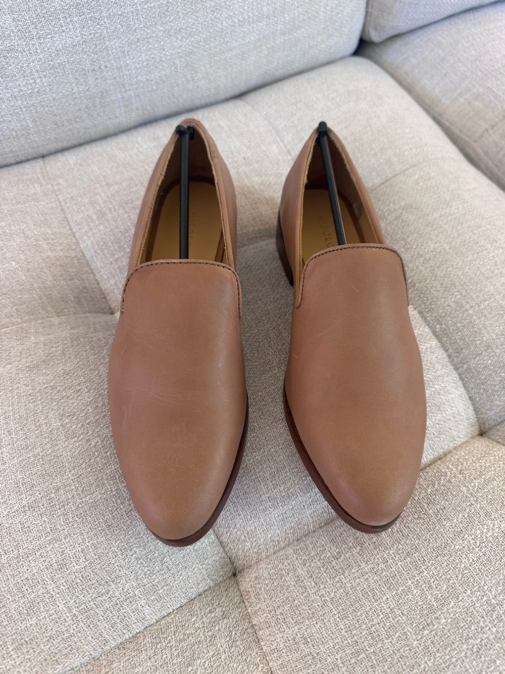 Nisolo Everyday Slip On Loafer Almond Leather Minimalist Size 7.5